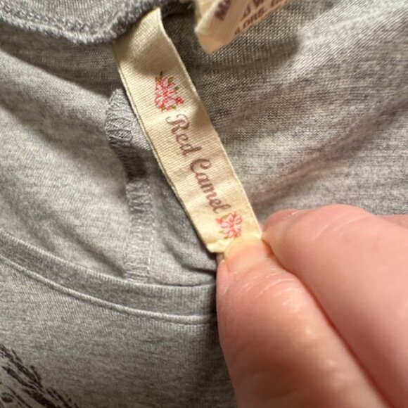 Red Camel Hipster Cat Glasses Print T-Shirt Gray Dolman Sleeve NWOT - Picture 2 of 6